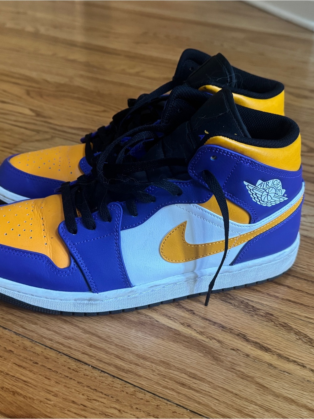 Nike Men’s Air Jordan Mid 1 in Purple, Yellow & White Size 10